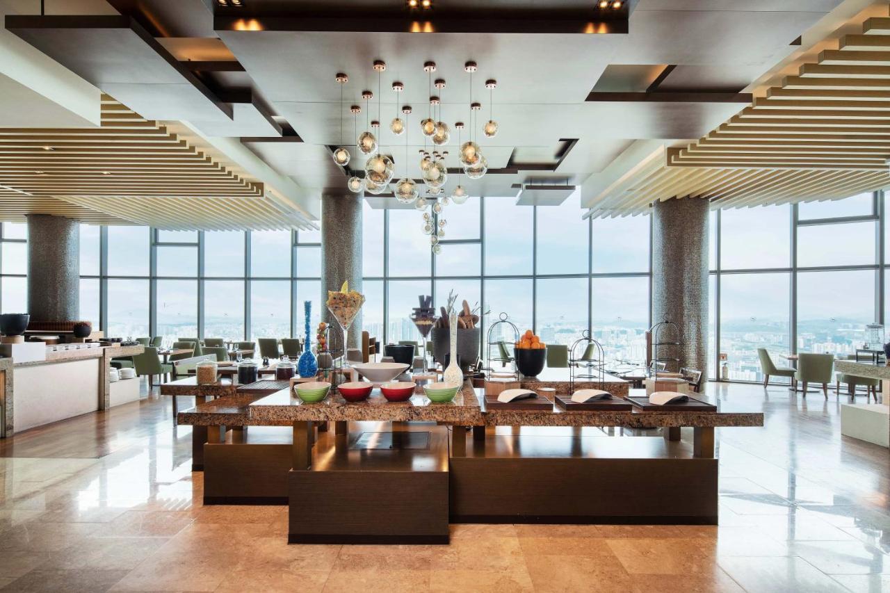 Gimpo Sheraton Seoul D Cube City Hotel מראה חיצוני תמונה