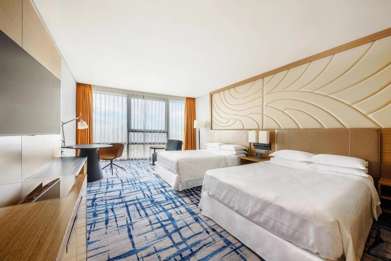 Gimpo Sheraton Seoul D Cube City Hotel מראה חיצוני תמונה