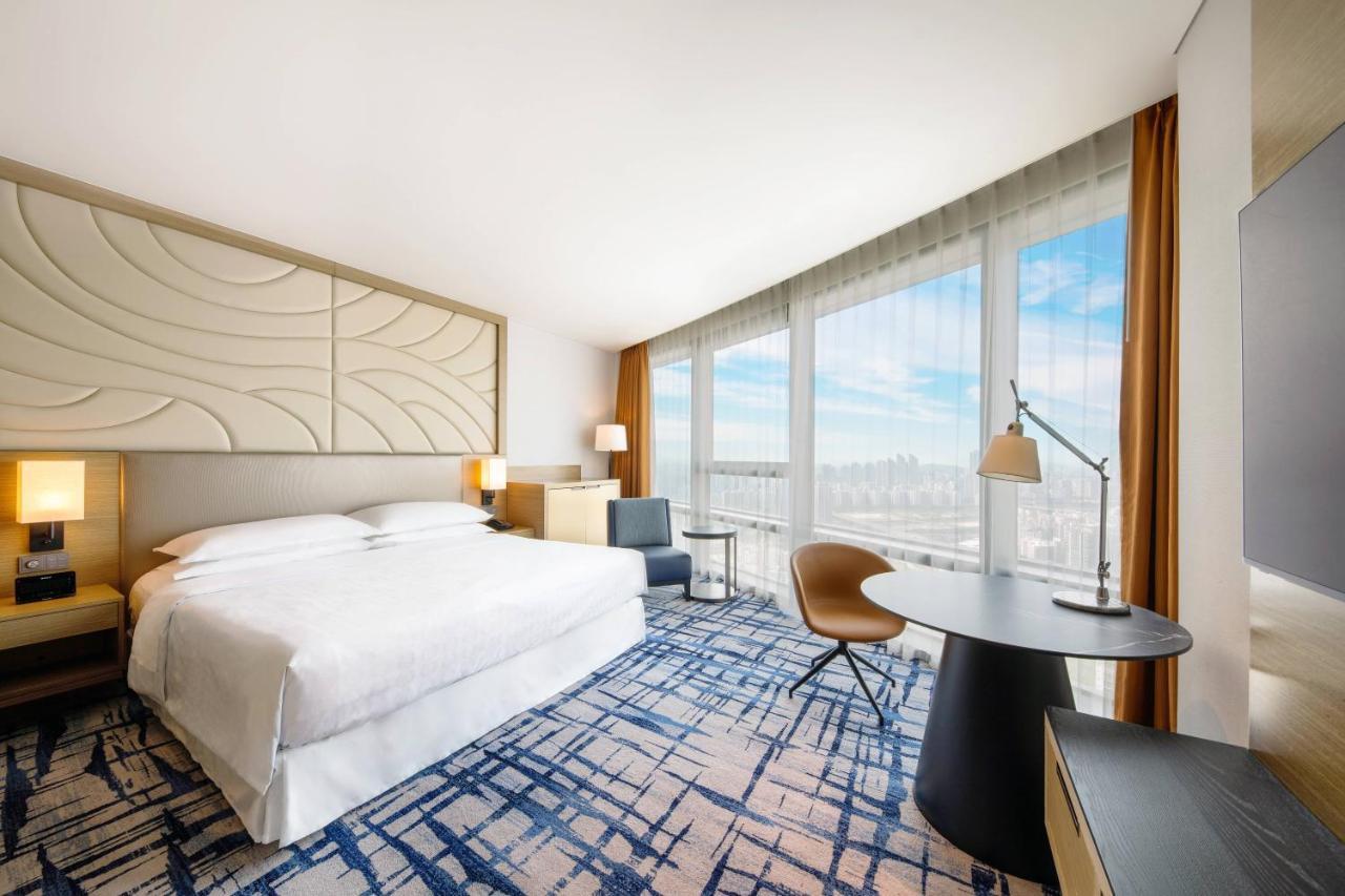 Gimpo Sheraton Seoul D Cube City Hotel מראה חיצוני תמונה