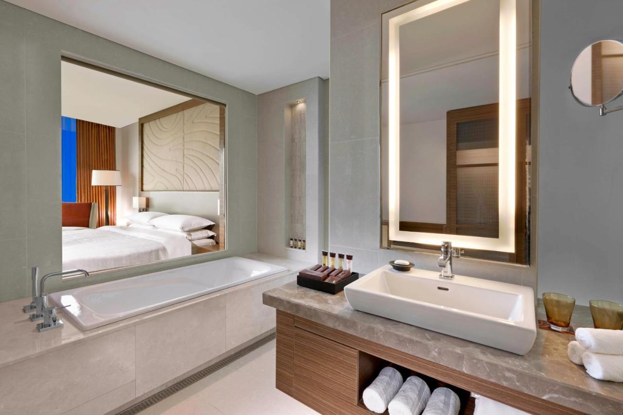 Gimpo Sheraton Seoul D Cube City Hotel מראה חיצוני תמונה