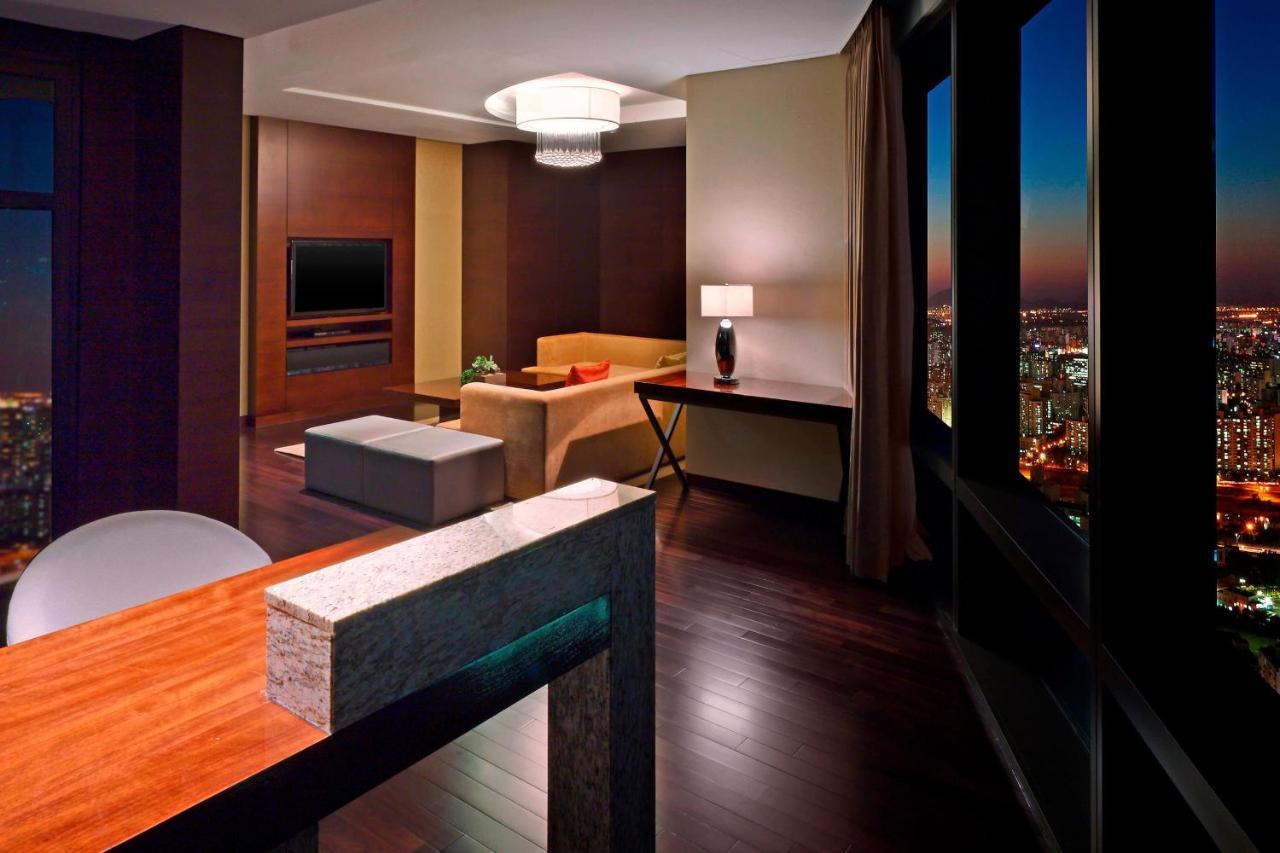 Gimpo Sheraton Seoul D Cube City Hotel מראה חיצוני תמונה